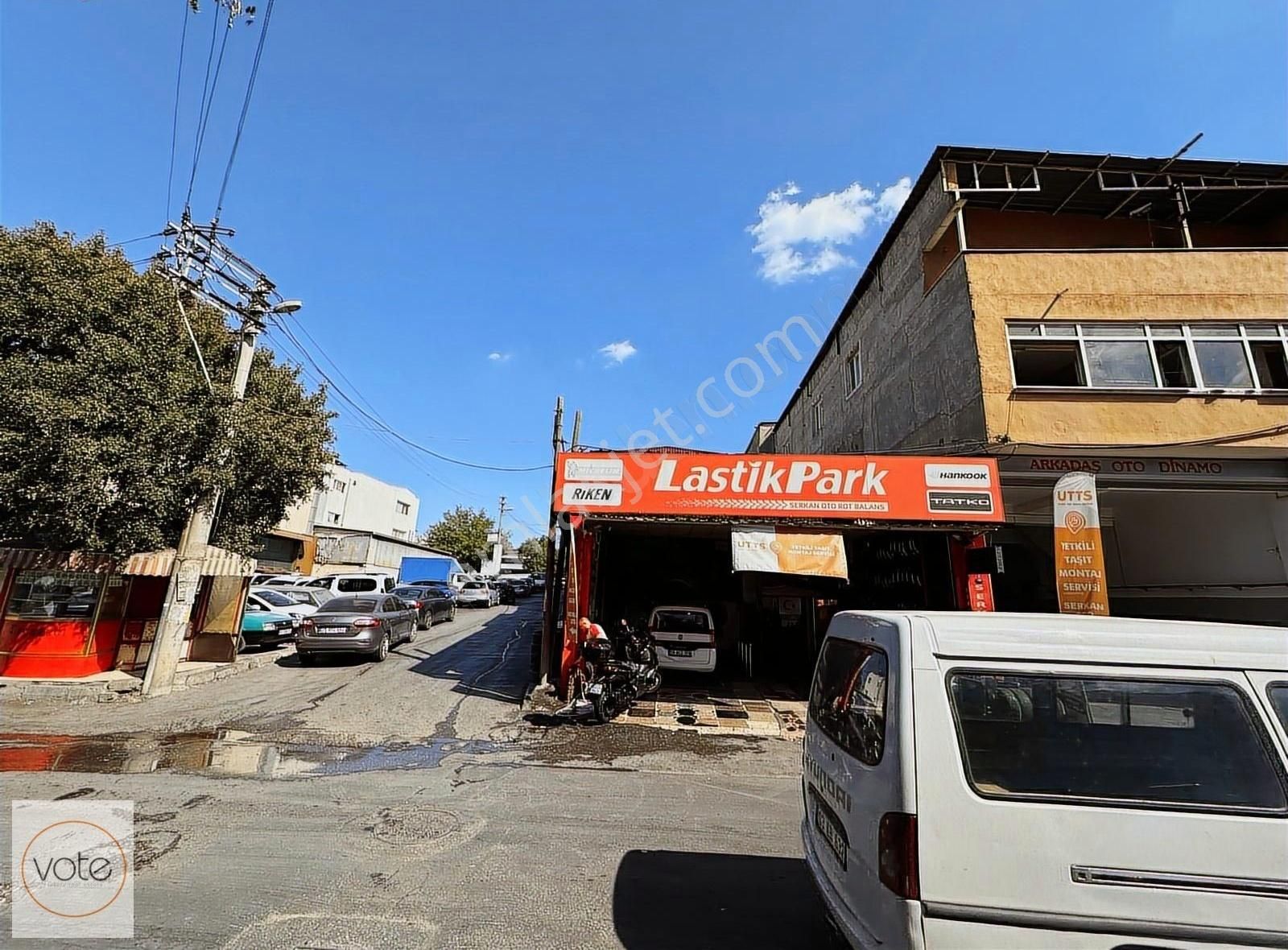 Karabağlar San. En İşlek Noktasında Satılık 180 M² Köşe 3 Dükkan - Görsel 22