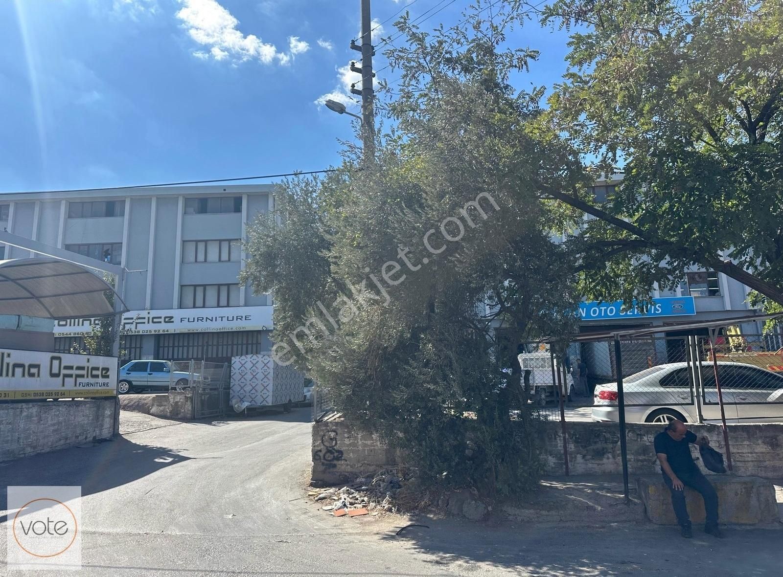 Karabağlar San. En İşlek Noktasında Satılık 180 M² Köşe 3 Dükkan - Görsel 2