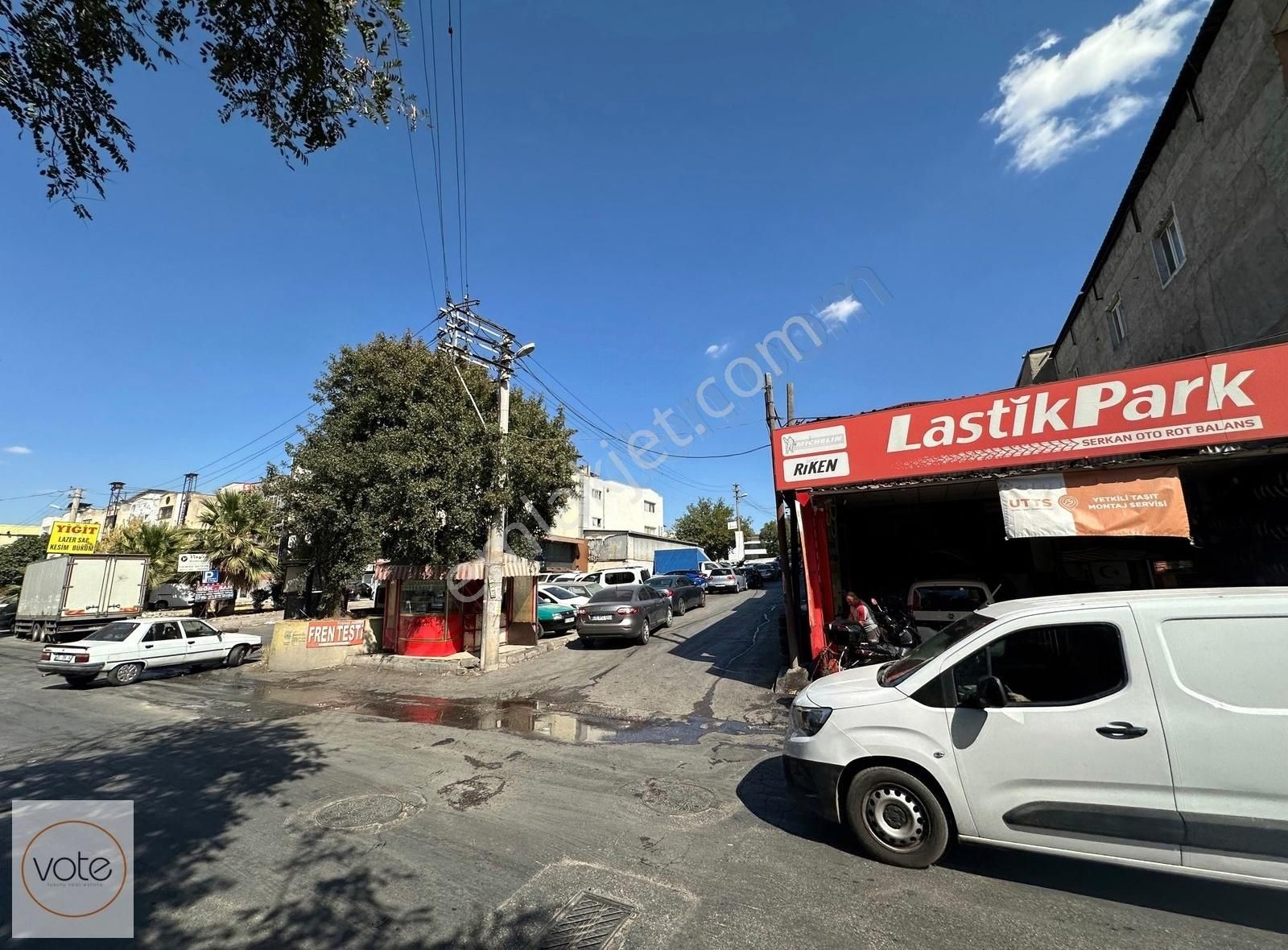 Karabağlar San. En İşlek Noktasında Satılık 180 M² Köşe 3 Dükkan - Görsel 13