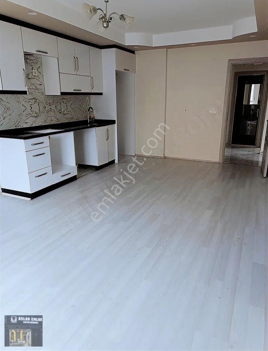Kiralık Denize Yakın Güzel Konumda 2+1 Daire - Görsel 11