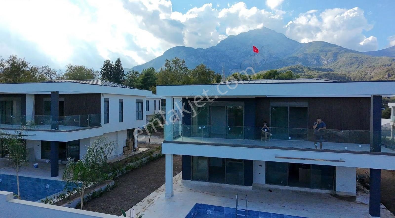 Tekirova Turizm Merkezinde 4+1 Havuzlu Ve Bahçeli Satılık Villa - Görsel 14