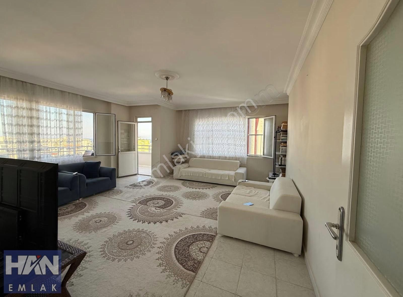 Han Emlak'tan Menderes Mahallesi 3+1 Masrafsız Satılık 3+1 Daire