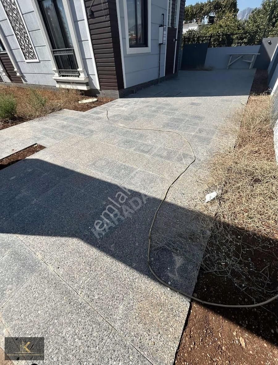 Döşemealtı Bahçeyakada 4+1 Müstakil Lüx Villa - Görsel 11