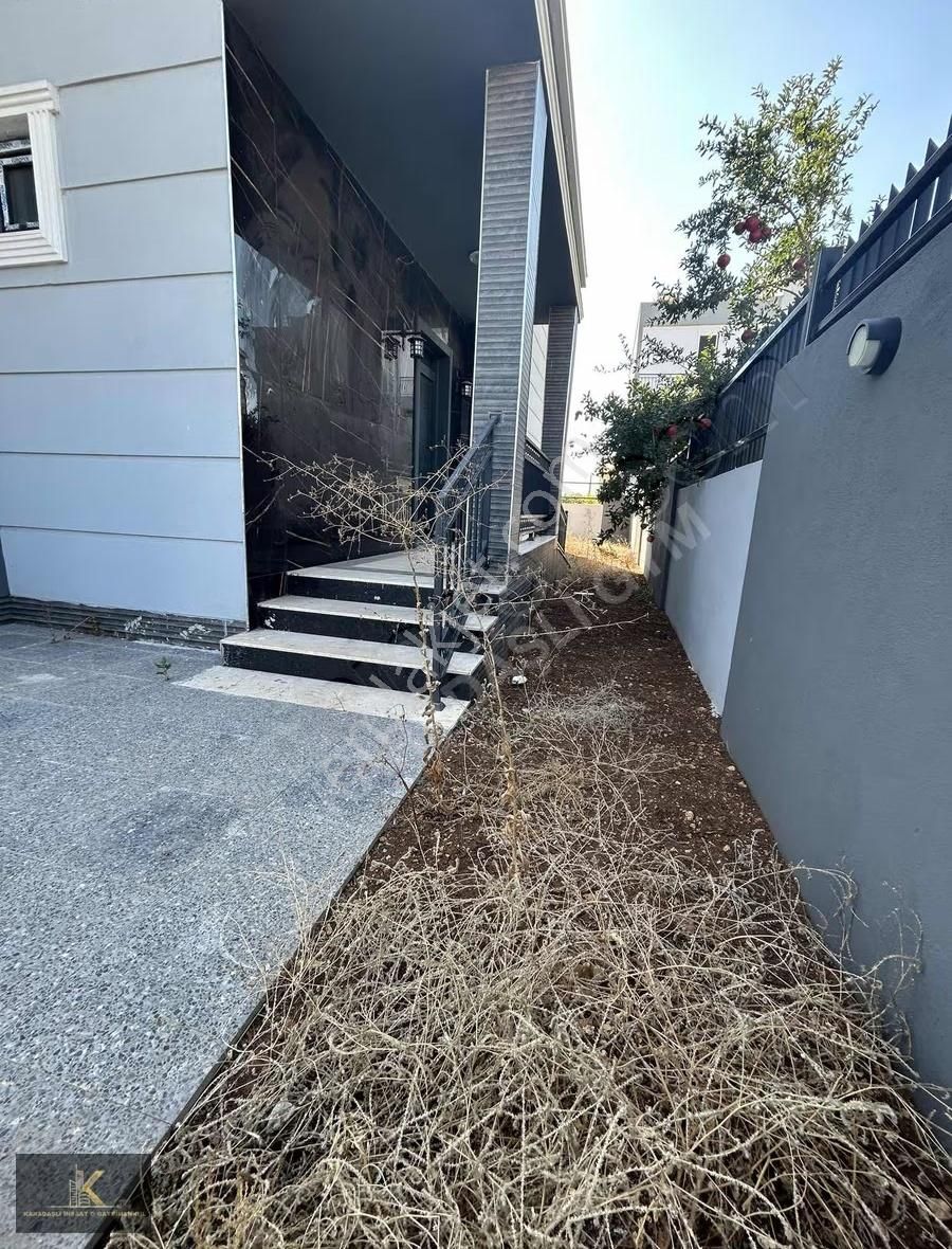 Döşemealtı Bahçeyakada 4+1 Müstakil Lüx Villa - Görsel 22