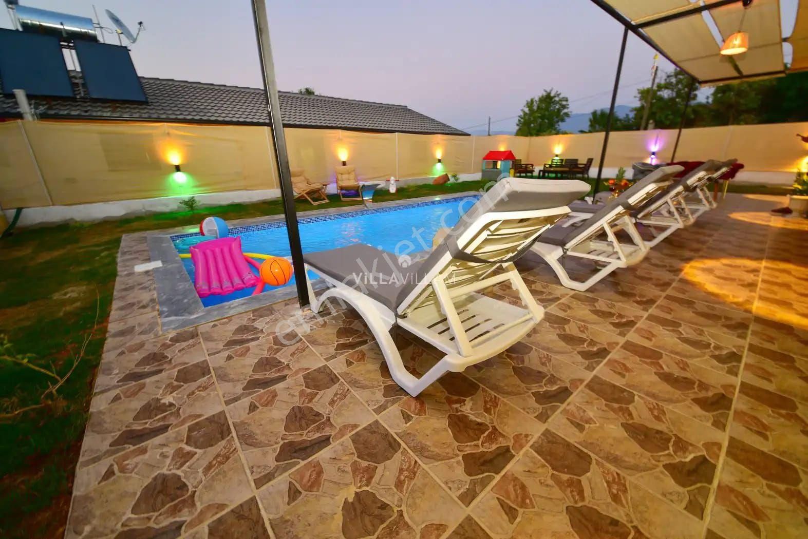 Falcon Dan Eşen De Fırsat 3 Villa Birden