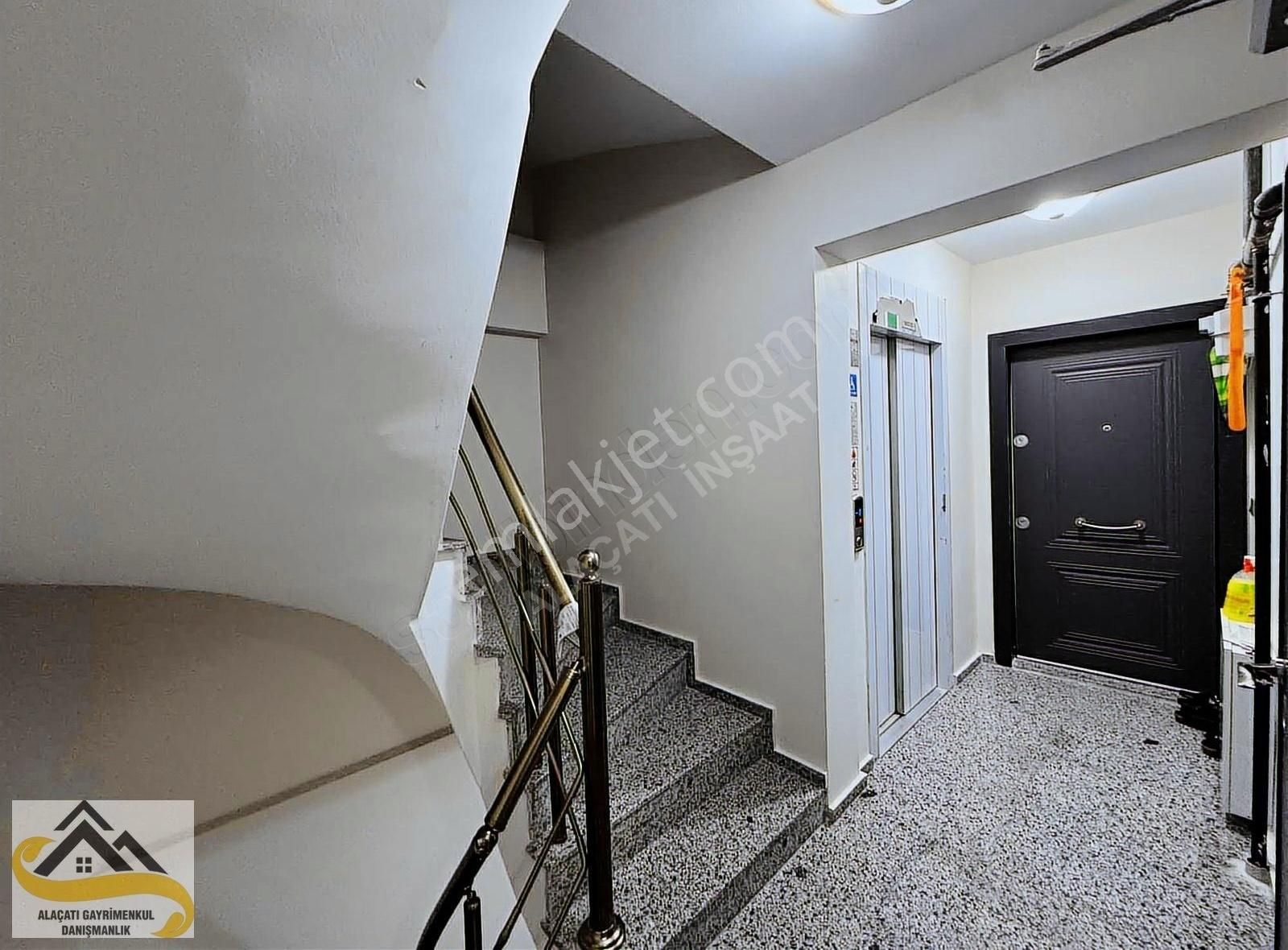 Alaçatı Dan B.paşa Altıntepsi Mah'nde Sıfır 1+1 Lüks Bahçe Katı - Görsel 24