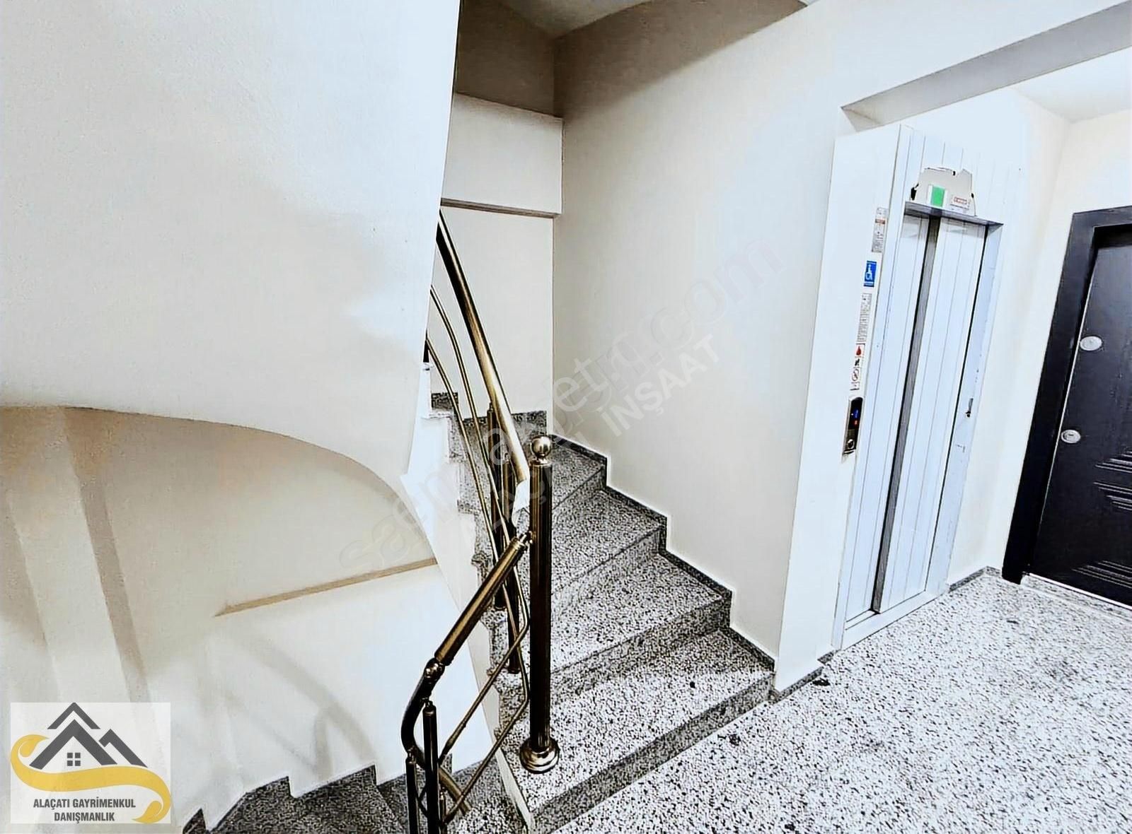 Alaçatı Dan B.paşa Altıntepsi Mah'nde Sıfır 1+1 Lüks Bahçe Katı - Görsel 15
