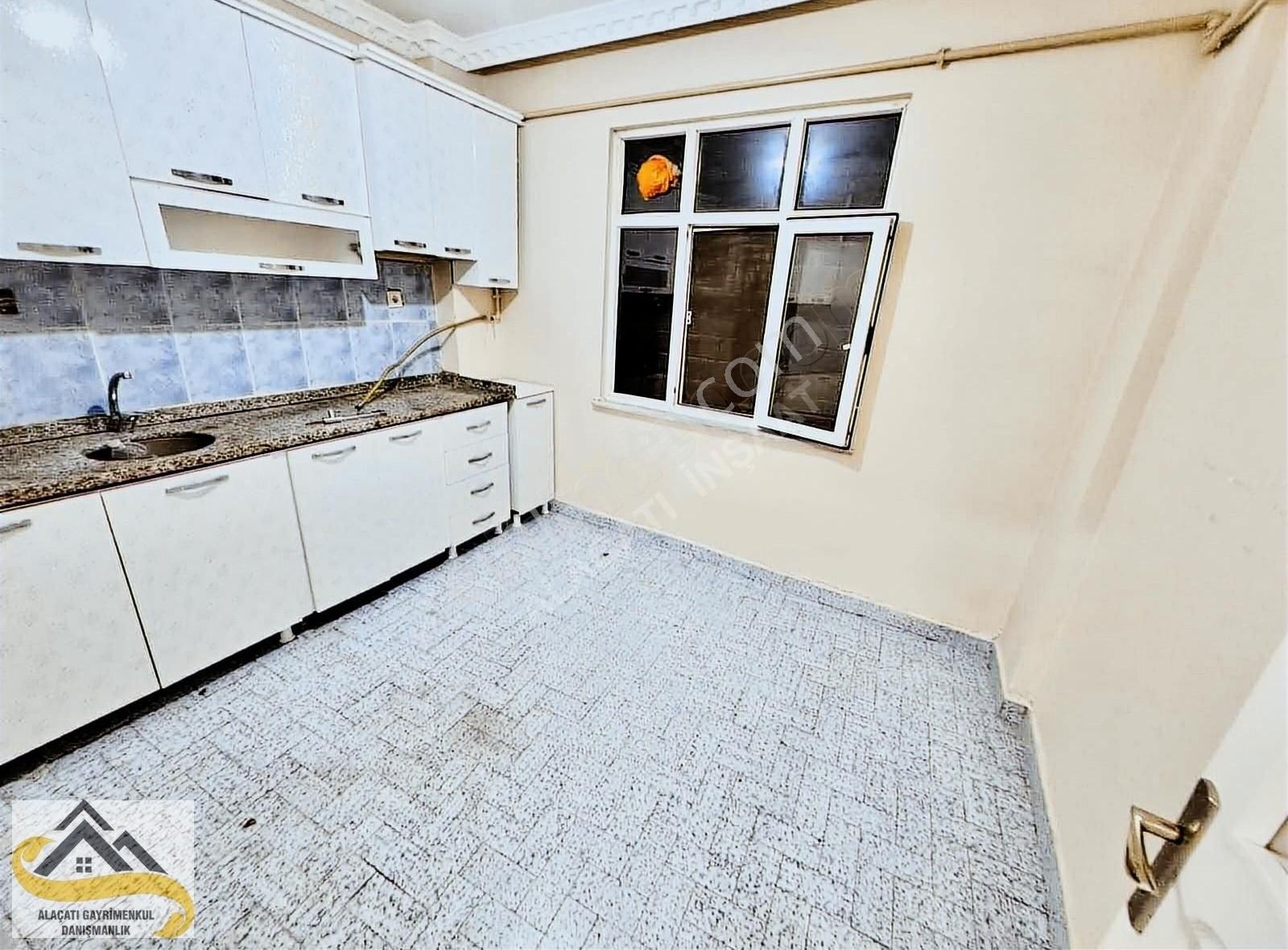 Alaçatı Dan Esentepe Mah,nde Masrafsız Kelepir Arka Cephe Daire - Görsel 9