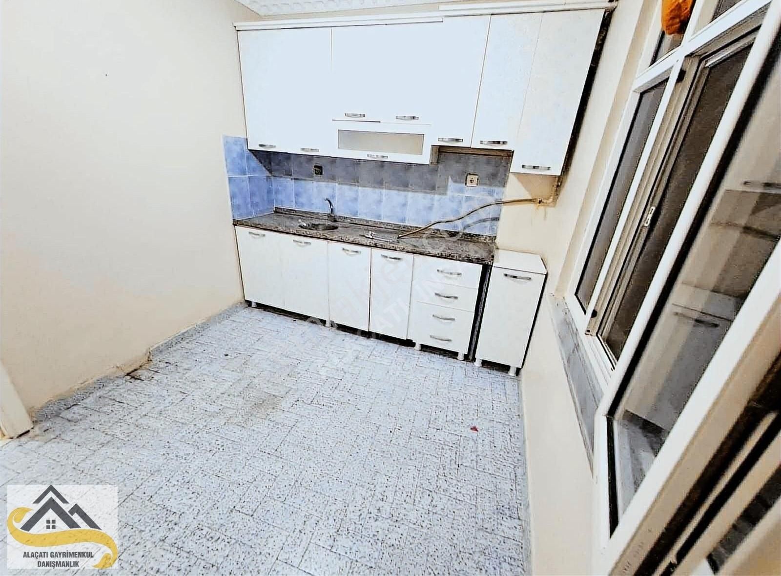 Alaçatı Dan Esentepe Mah,nde Masrafsız Kelepir Arka Cephe Daire - Görsel 3