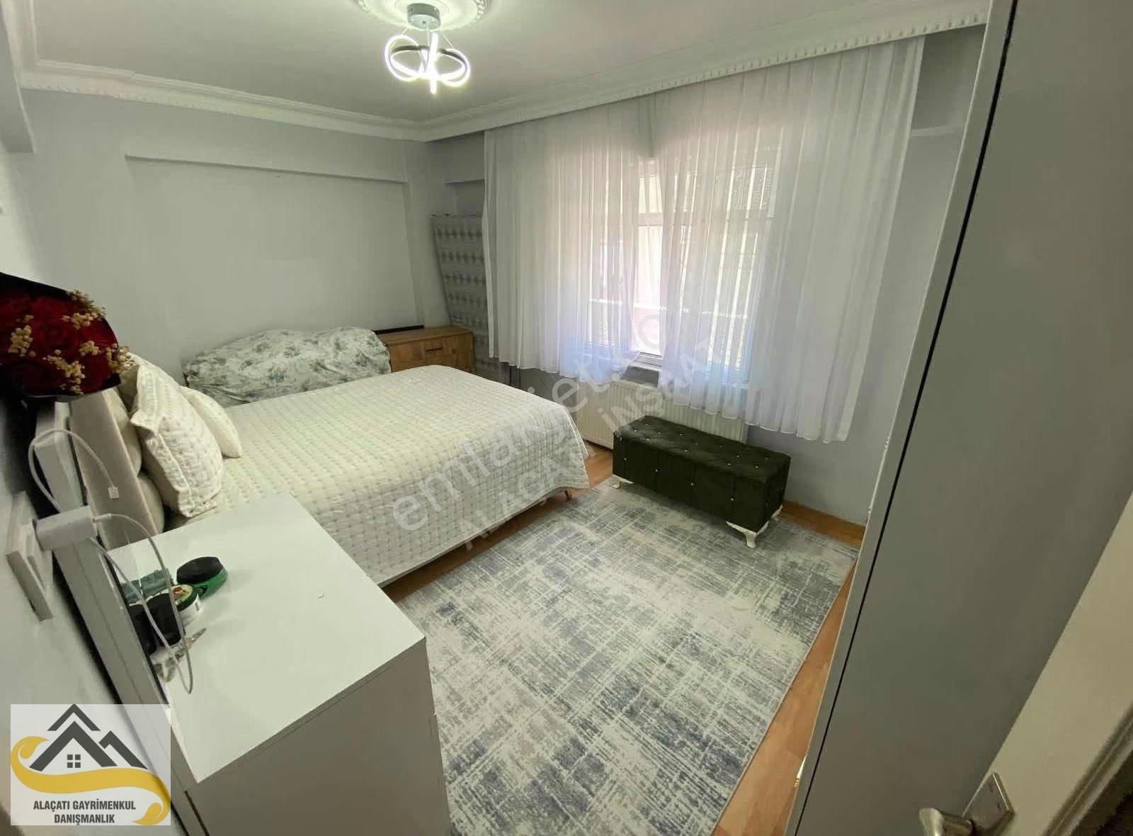 Alaçatı Dan Masrafsız 160 M2 2.kat Göbek 3+1 Muazzam Büyüklükte