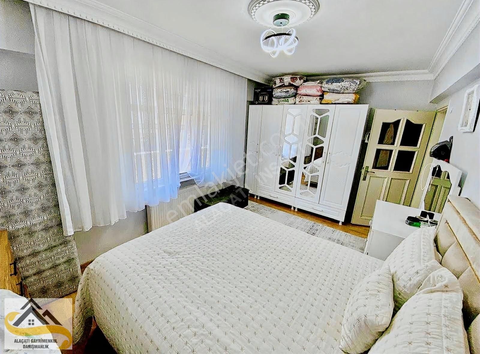 Alaçatı Dan Masrafsız 160 M2 2.kat Göbek 3+1 Muazzam Büyüklükte - Görsel 4