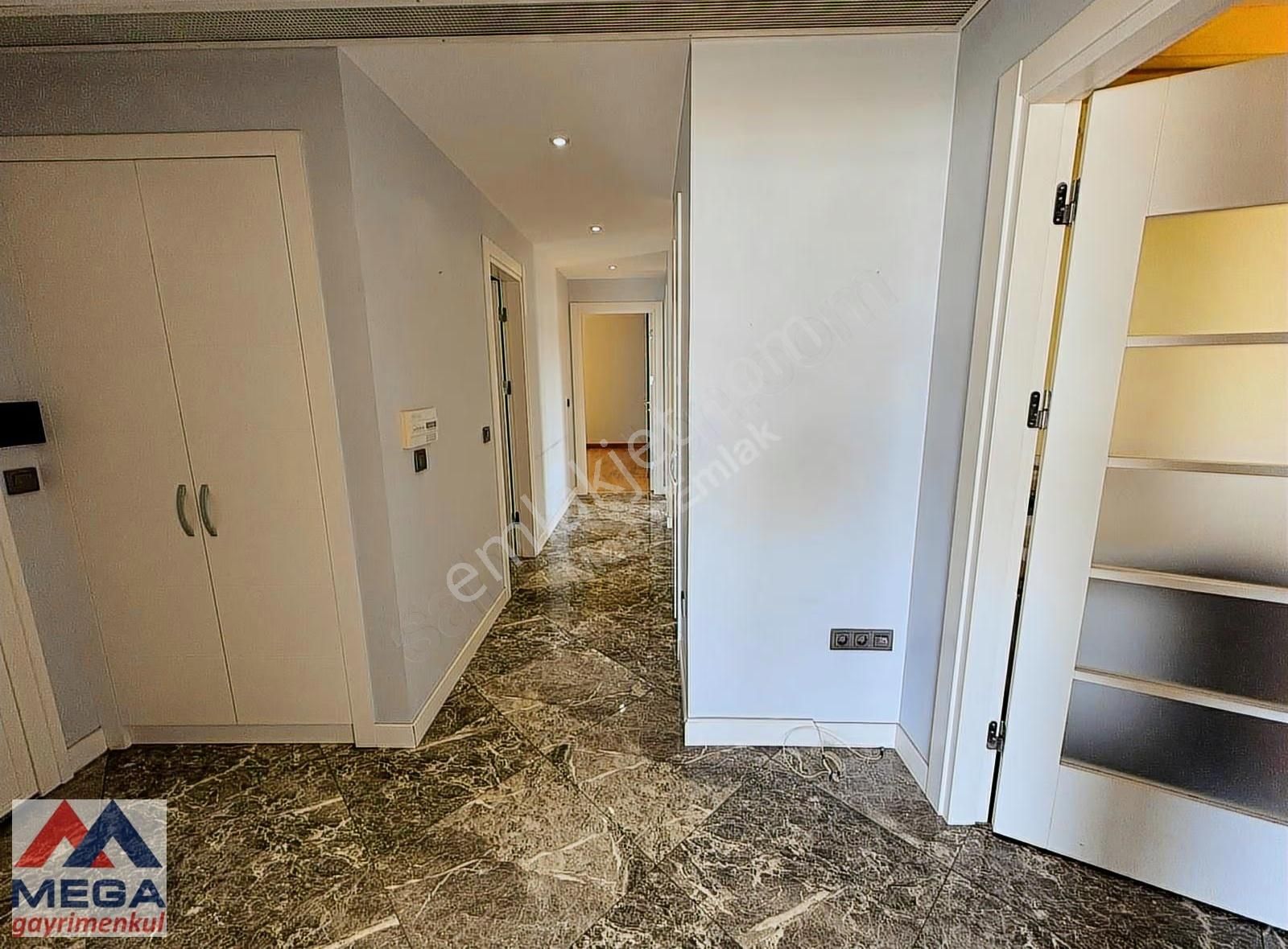 Fenerbahçe Kalamış Deniz Manzaralı Güvenlikli Binada Kiralık - Görsel 24