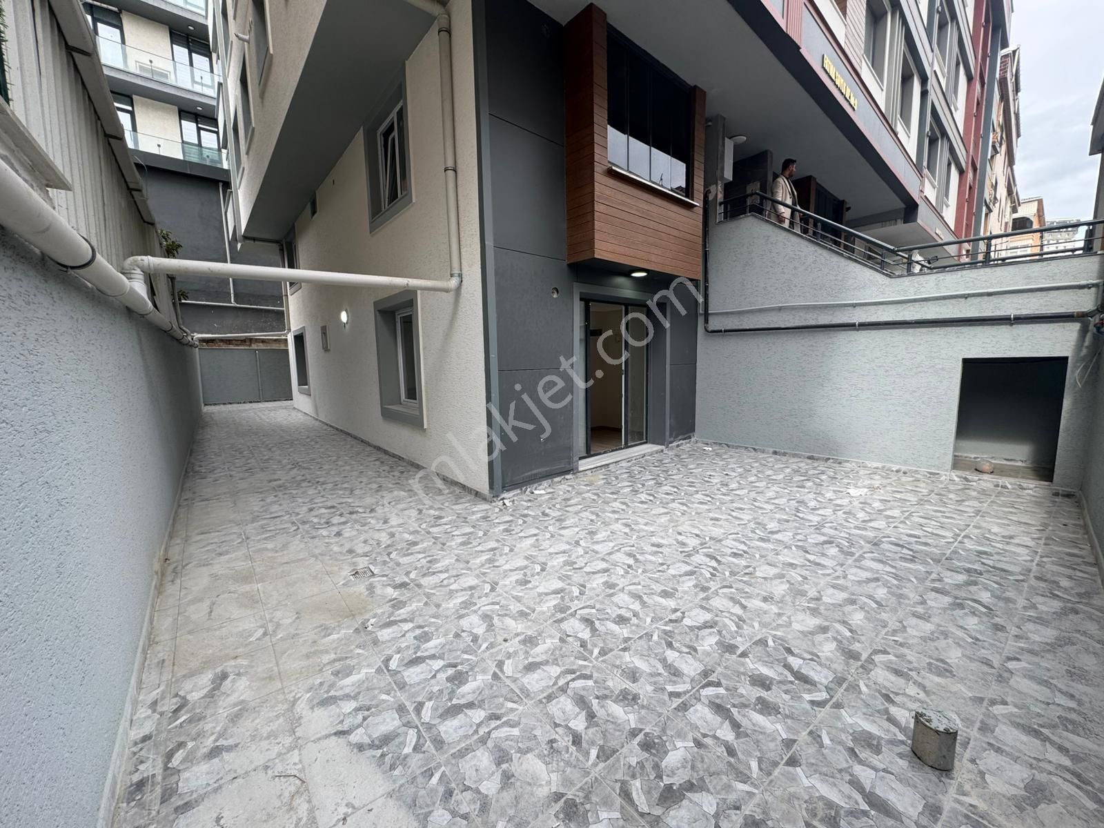 Pegaas'tan Metrobüse 5 Dk Satılık Sıfır 2+1 Bahçe Katı Daire - Görsel 27