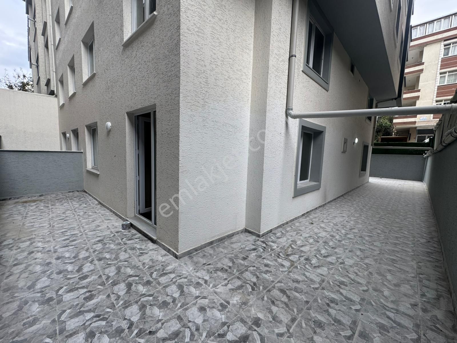 Pegaas'tan Metrobüse 5 Dk Satılık Sıfır 2+1 Bahçe Katı Daire - Görsel 15