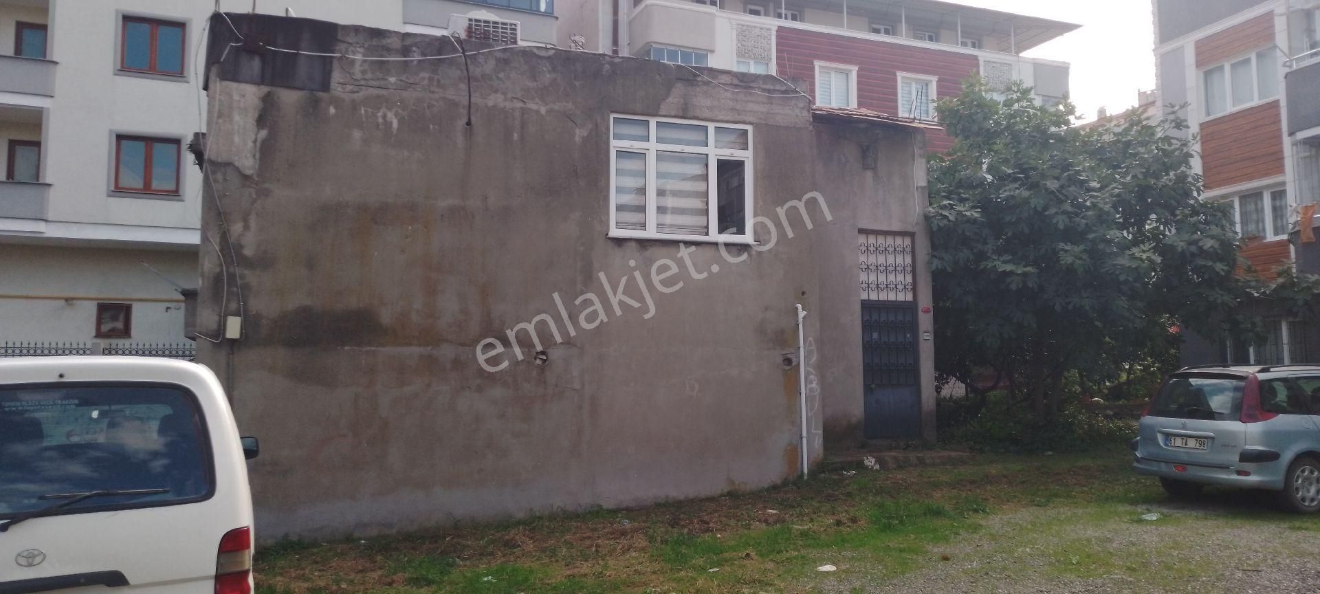 Trabzon Pelitlıde Satılıkbahçeli 2 Katlı Ev - Görsel 3