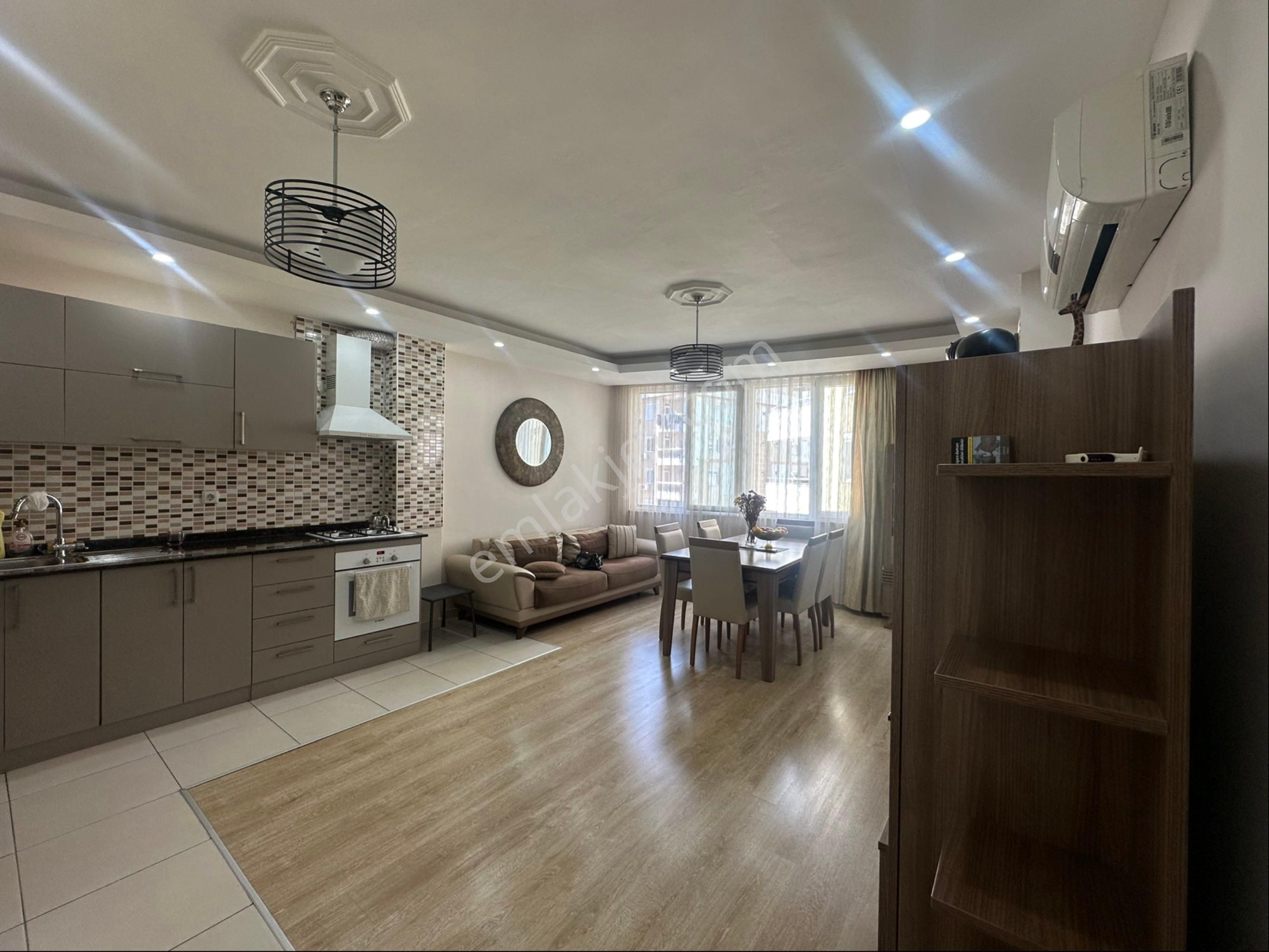 Konyaaltı Hurma Mah.siteiçinde Katta 2+1 Eşyalı Daire