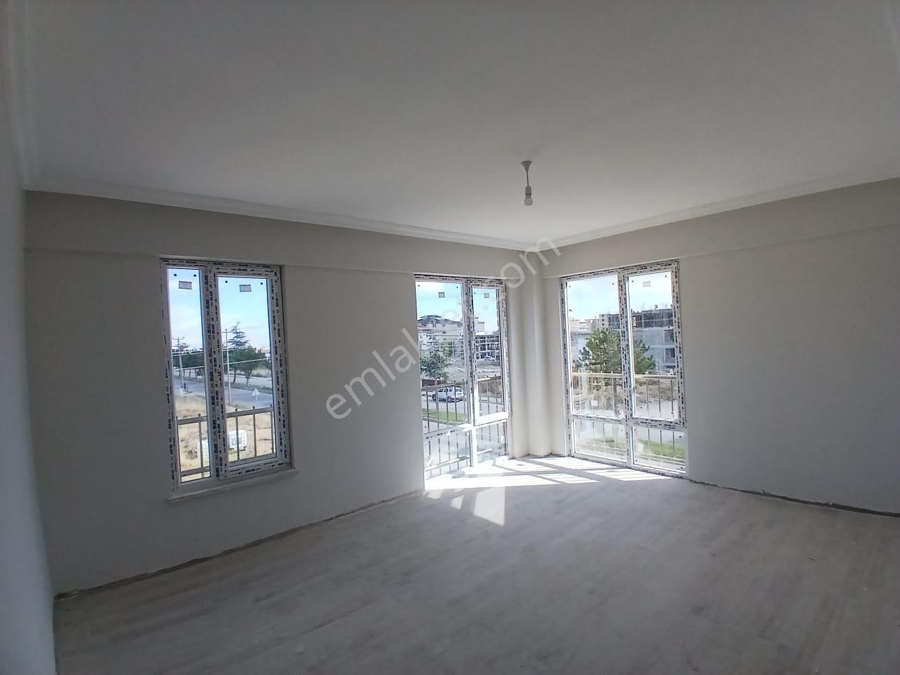 Akçay Emlak'tan Akşehir Gazi Mahallesinde Garajlı Üçüncü Kat Sıfır Satılık 3+1 Daire - Görsel 6