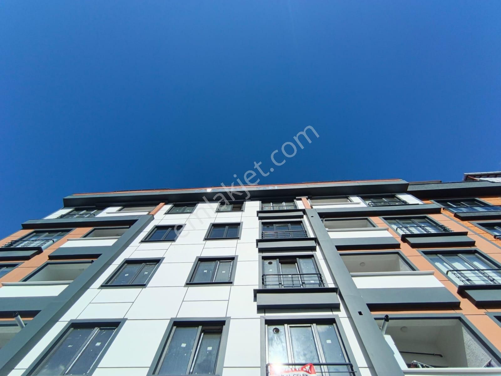 Çekmeköy Ekşioğlu Mh Merkezi Konumda Satılık 2+1/75m2 Daire