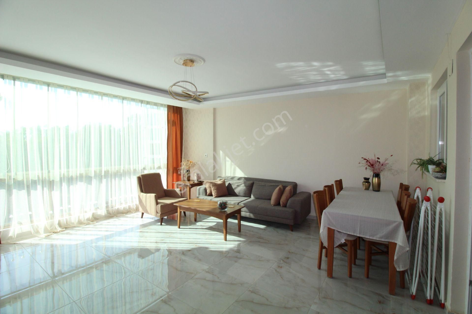 Aslan'dan Denize Sıfır Sitede Havuzlu Geniş 2+1 - Görsel 12