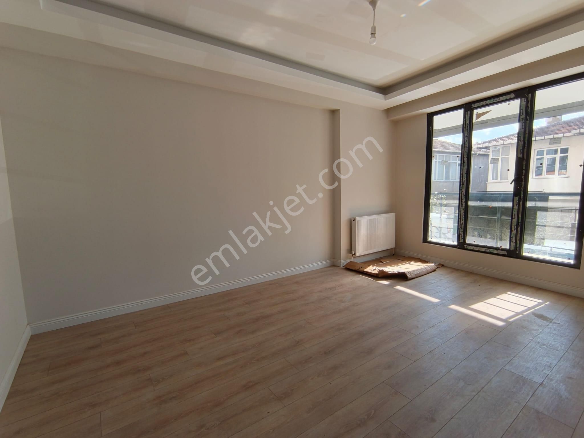 Çekmeköy Ekşioğlu Mh Merkezi Konumda Satılık Ebevyn Banyolu 2+1/75m2 Daire - Görsel 11