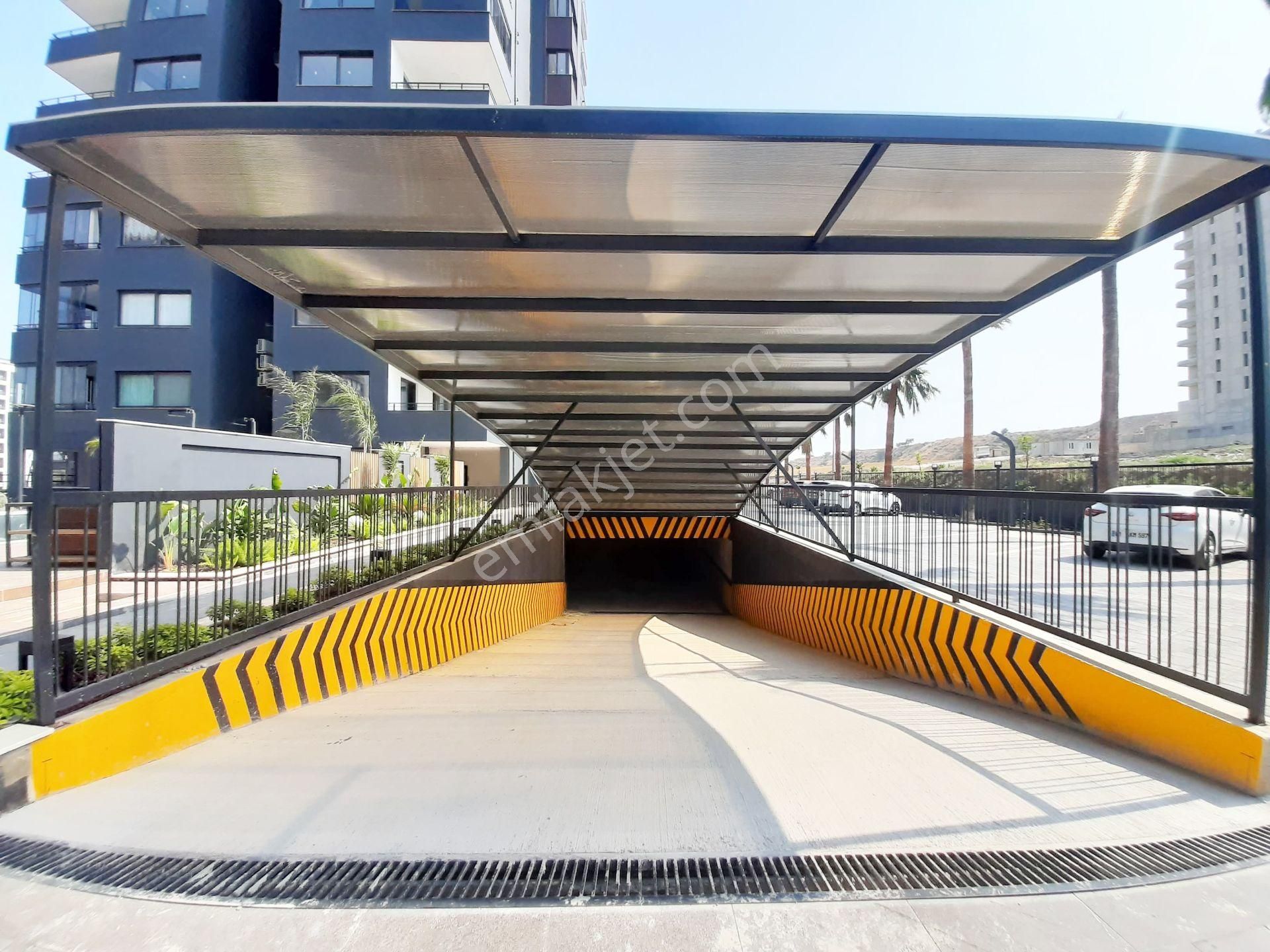 Kabasakal'da Bulvar Üzeri Havuzlu Güvenlik'li Sosyal Aktivite'li Ultra Lüx 5+1 Sıfır Daire - Görsel 3