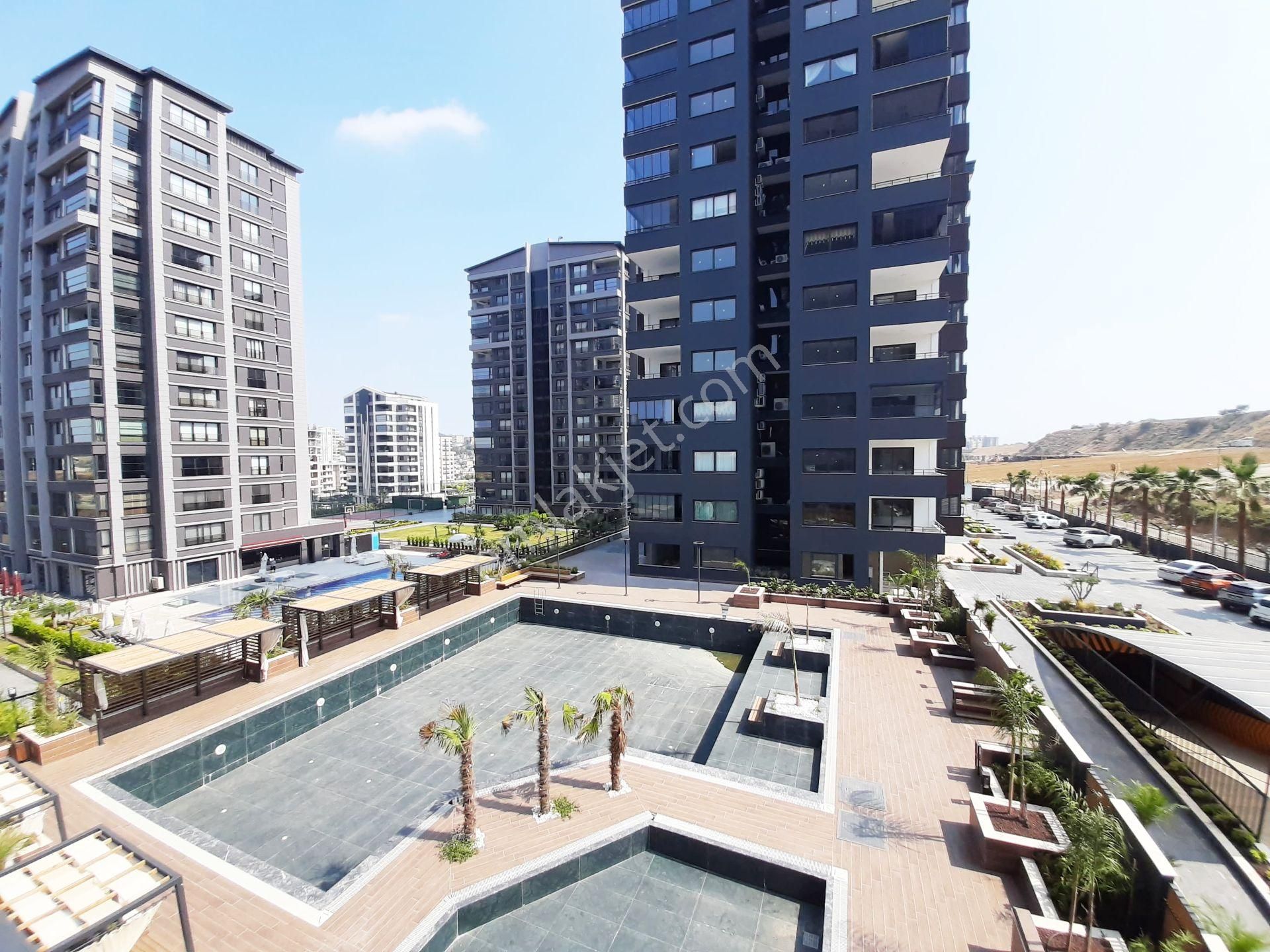 Kabasakal'da Bulvar Üzeri Havuzlu Güvenlik'li Sosyal Aktivite'li Ultra Lüx 5+1 Sıfır Daire - Görsel 17