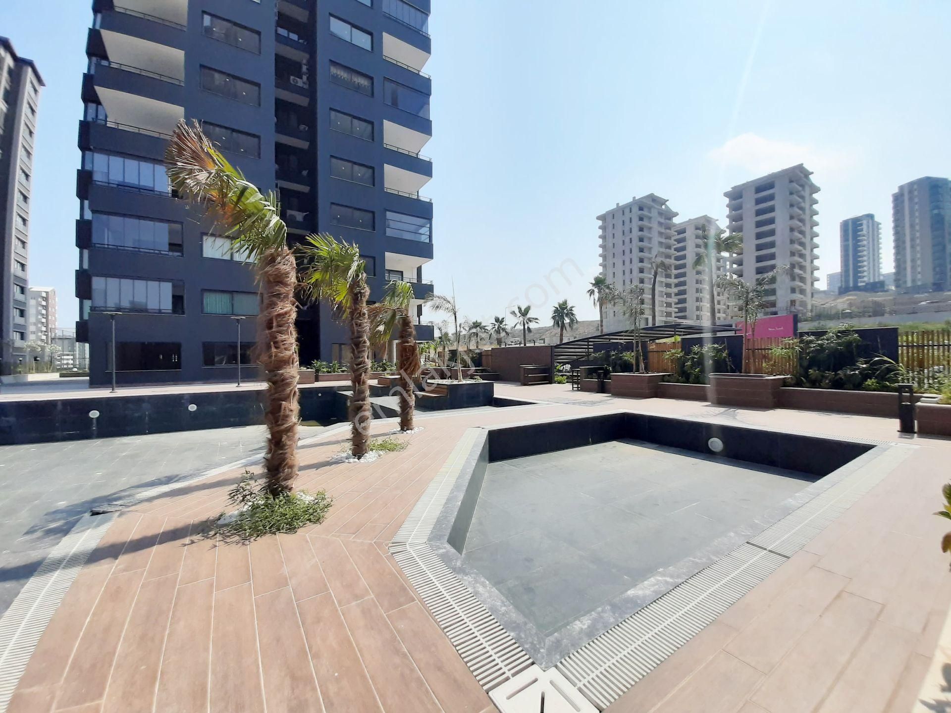 Kabasakal'da Bulvar Üzeri Havuzlu Güvenlik'li Sosyal Aktivite'li Ultra Lüx 5+1 Sıfır Daire - Görsel 5