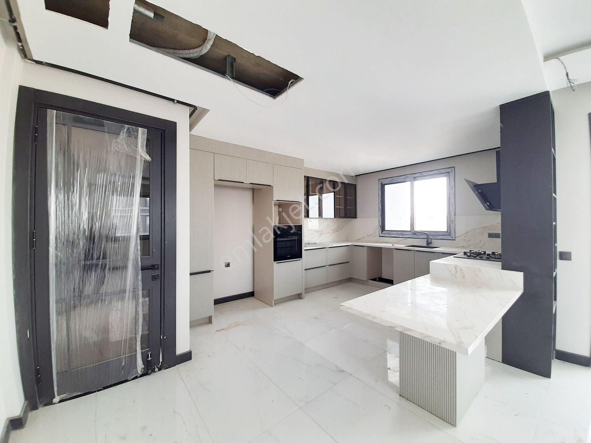 Kabasakal'da Bulvar Üzeri Havuzlu Güvenlik'li Sosyal Aktivite'li Ultra Lüx 5+1 Sıfır Daire - Görsel 28