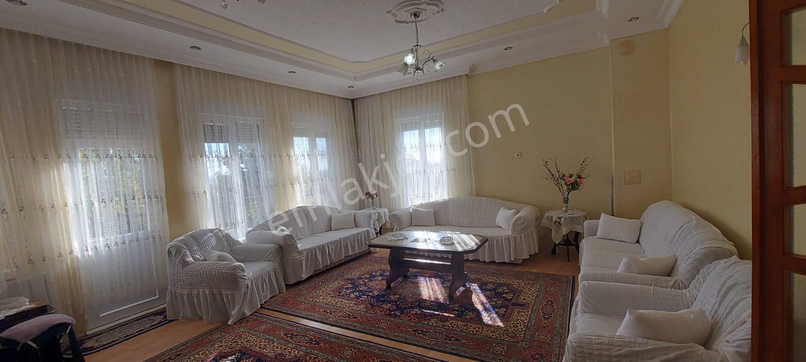 Toki'de Kiralık 4+1 Eşyalı 3 Trıpleks Villa - Görsel 10