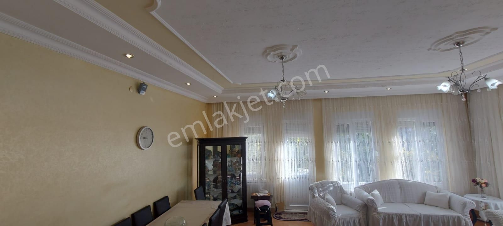 Toki'de Kiralık 4+1 Eşyalı 3 Trıpleks Villa - Görsel 4