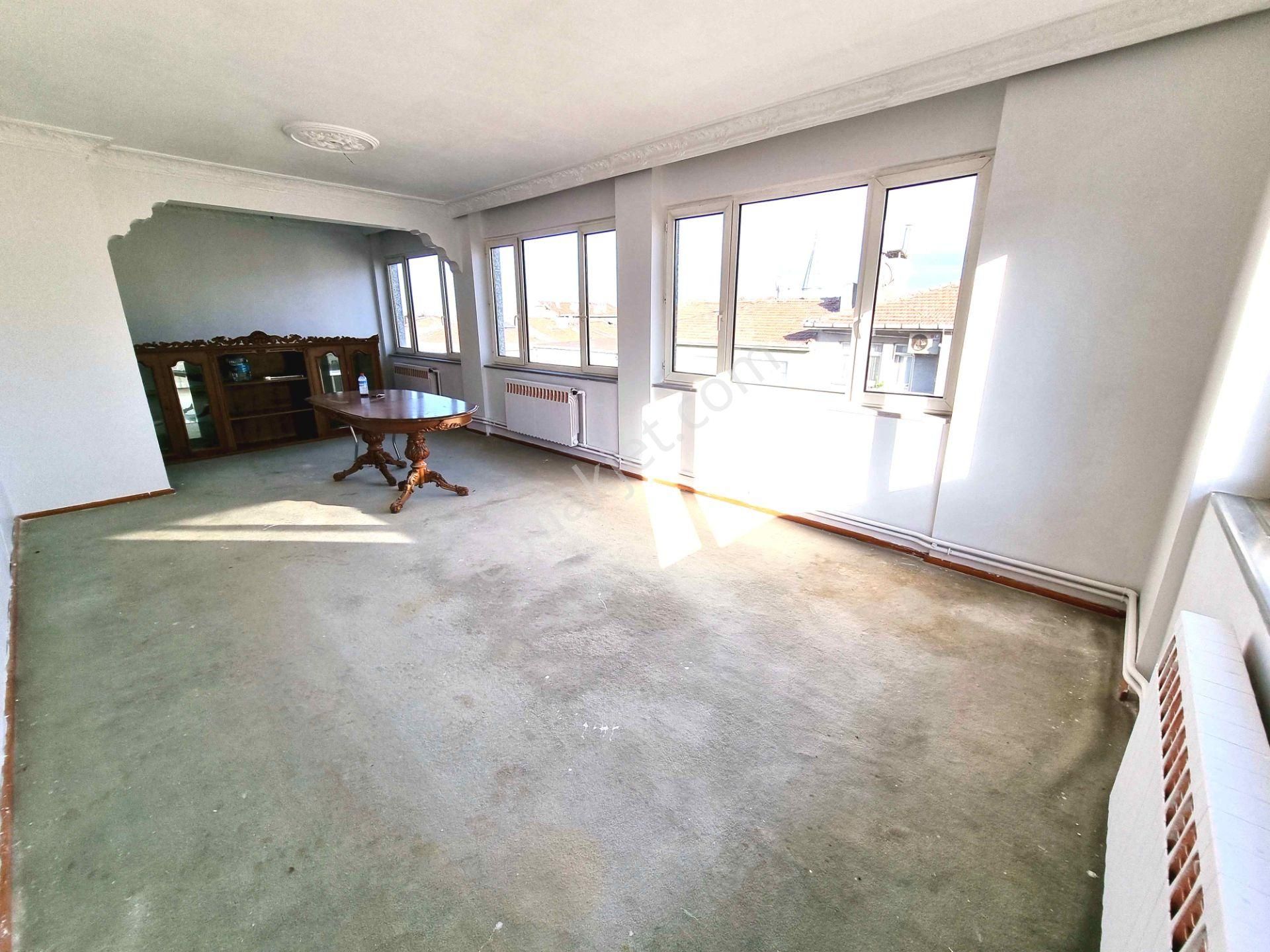 Fatih'in En Büyük Satılık Çatı Dubleks Dairesi - Görsel 12