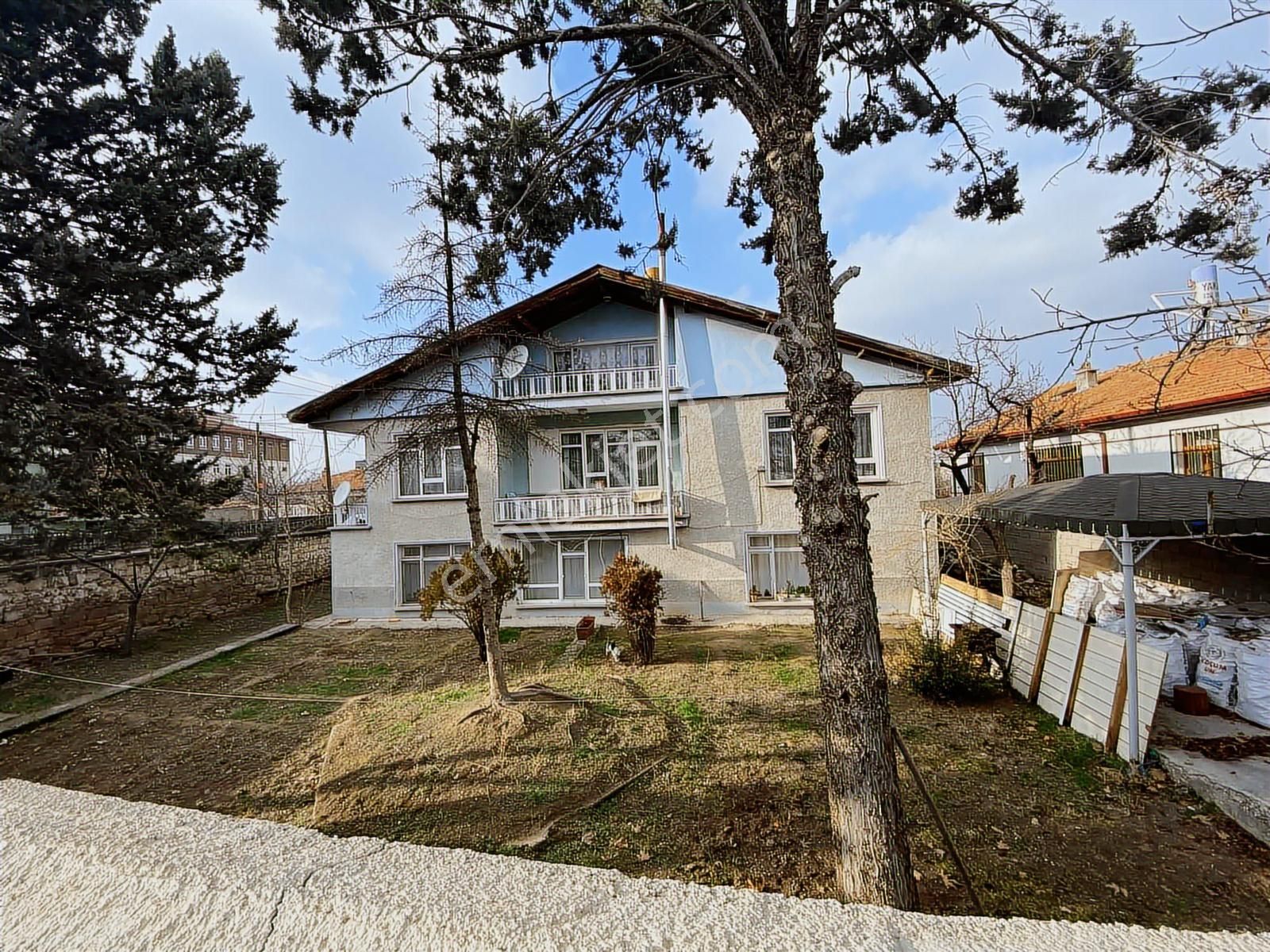 Azerbaycan Caddesi Üzeri Satılık Arsa