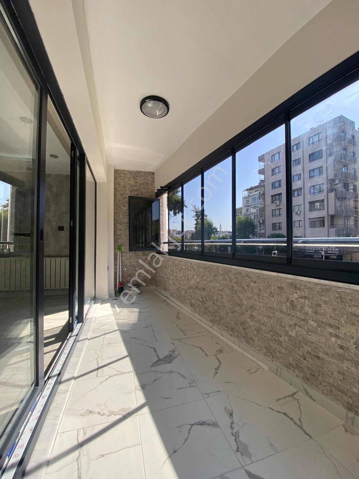 Güzelylıda Atasaygun Kültür Merkezi Ve Mithat Paşa Cadde Sinde Ulutra Lüx - Görsel 23