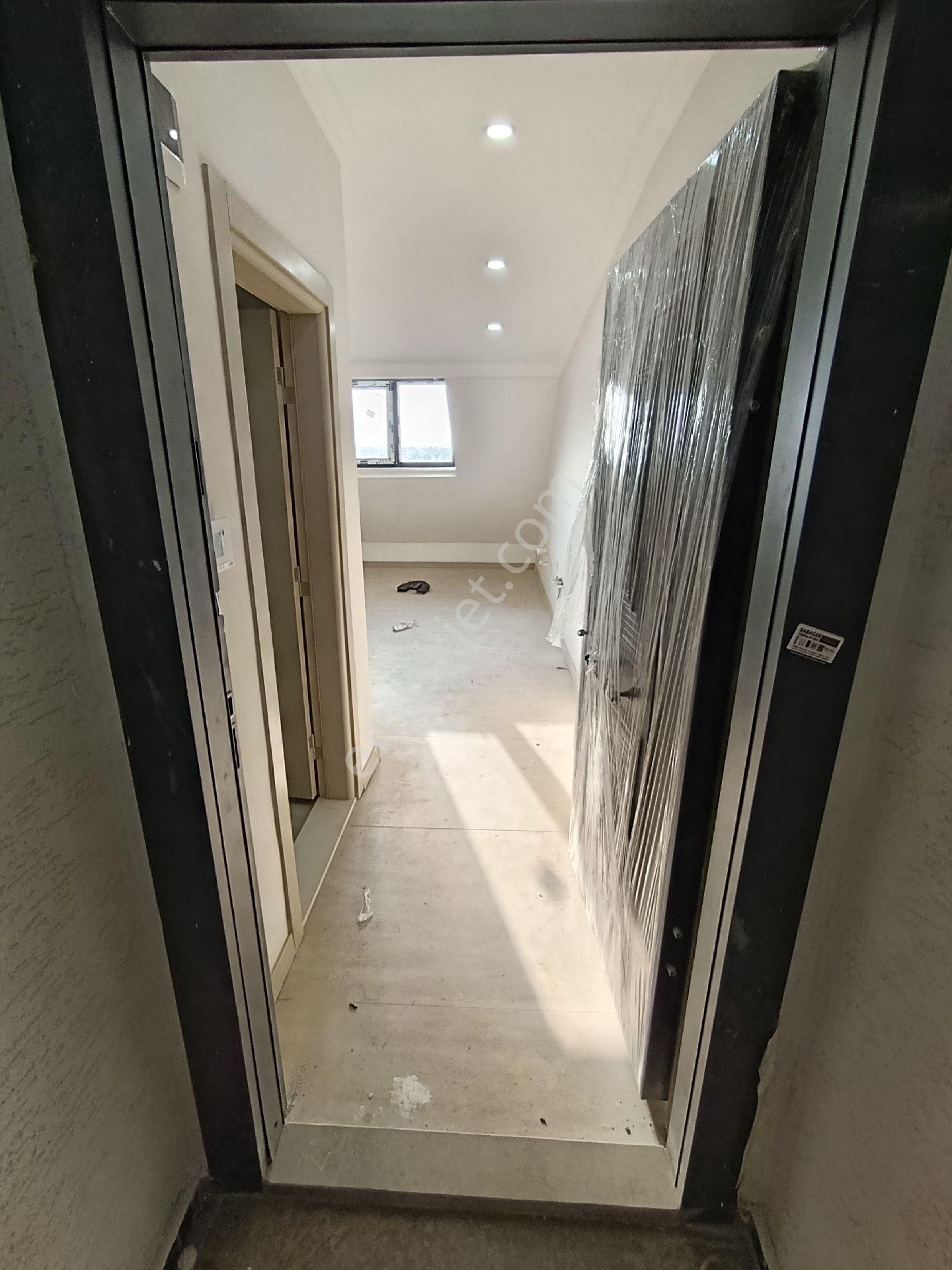 1.69 Krediyle Arnavutköy Haraççı'da Satılık Lüks 4+2 Çatı Kat Dubleks Daire - Görsel 15