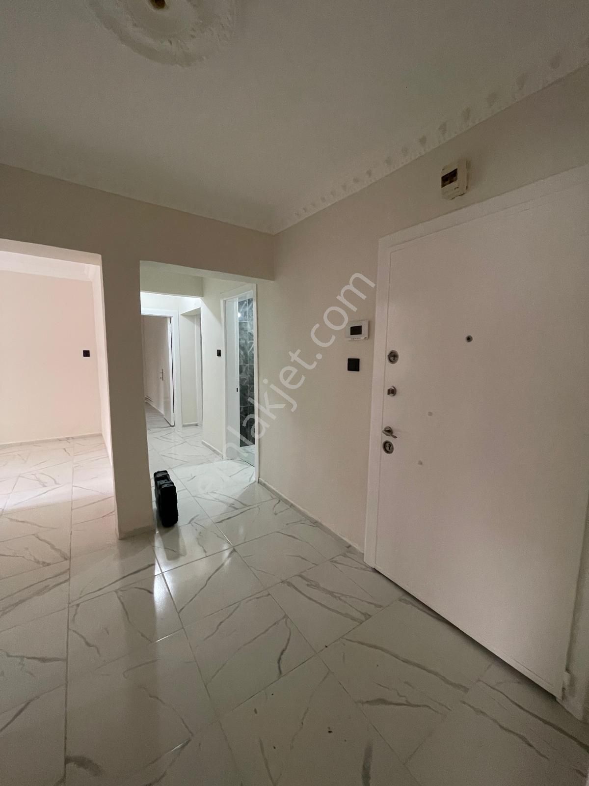 **ankara Kazanç'tan Full Yapılı Geniş Balkonlu Salon Bağımsız 3+1 Satılık Bahçe Katı Daire** - Görsel 6