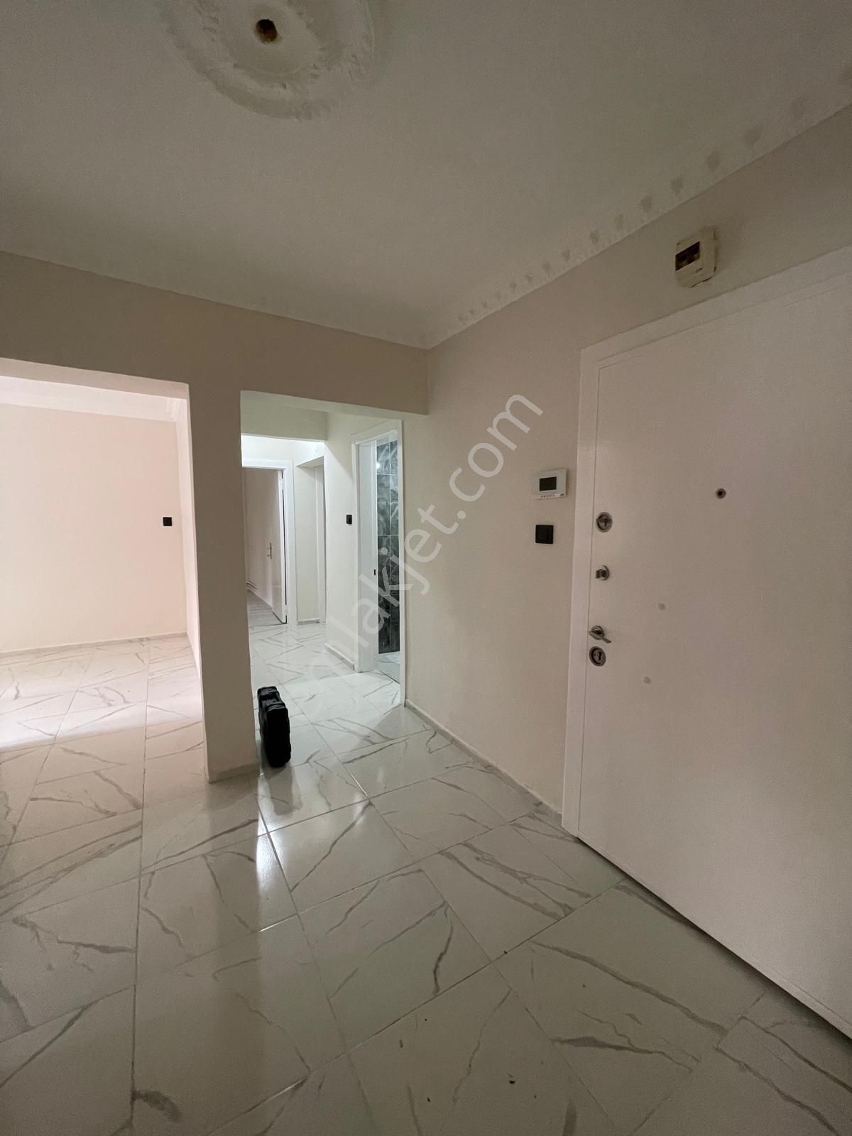 **ankara Kazanç'tan Full Yapılı Geniş Balkonlu Salon Bağımsız 3+1 Satılık Bahçe Katı Daire** - Görsel 9