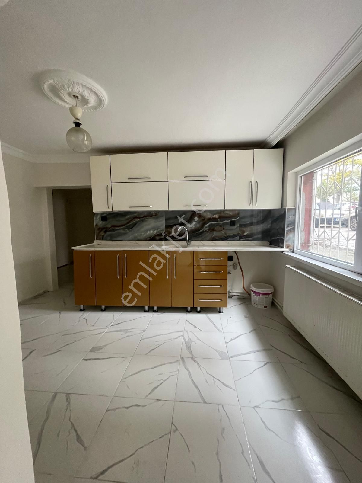 **ankara Kazanç'tan Full Yapılı Geniş Balkonlu Salon Bağımsız 3+1 Satılık Bahçe Katı Daire** - Görsel 2