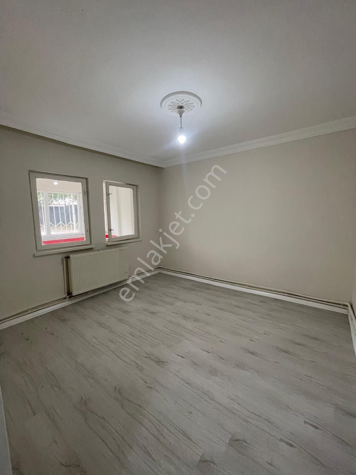 **ankara Kazanç'tan Full Yapılı Geniş Balkonlu Salon Bağımsız 3+1 Satılık Bahçe Katı Daire** - Görsel 15