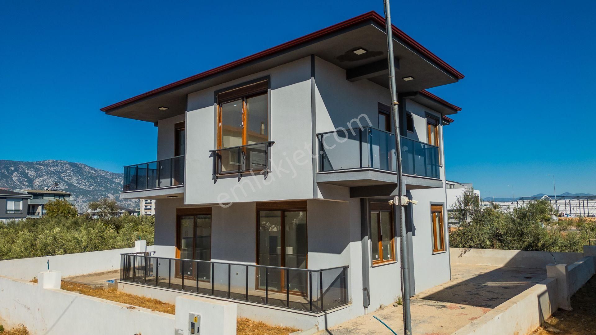 Döşemealtı Çıplaklıda Satılık 4+1