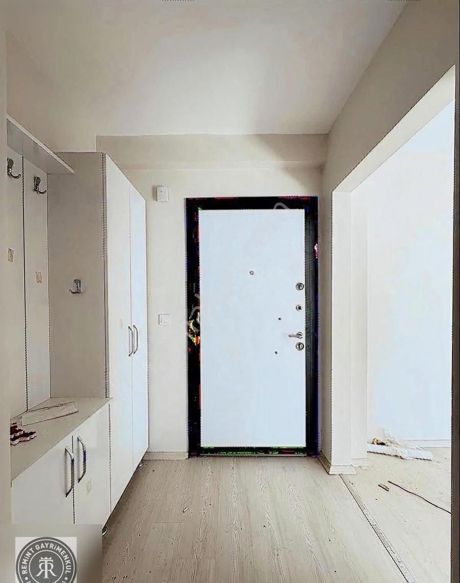 Remint'den Kabasakal Mahallesi Az Katlı Site İçi Havuzlu 2+1 - Görsel 9