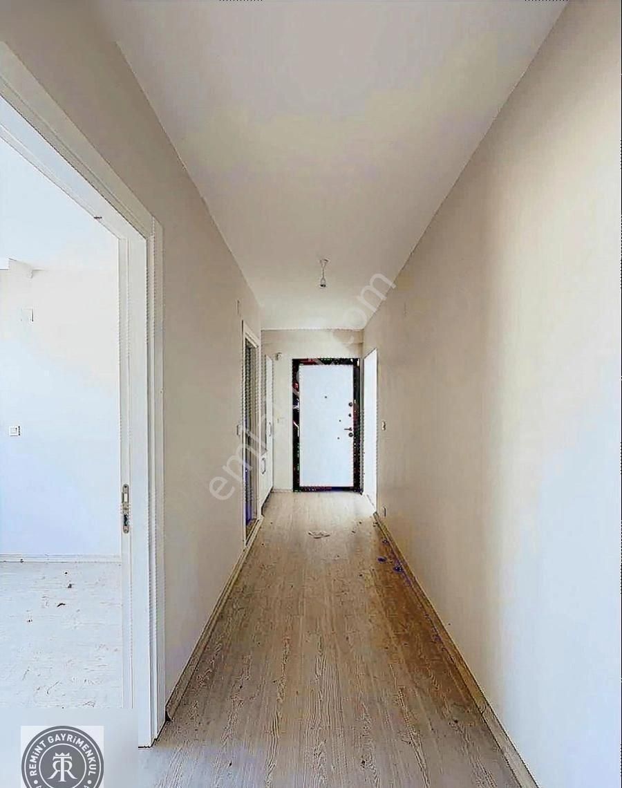 Remint'den Kabasakal Mahallesi Az Katlı Site İçi Havuzlu 2+1 - Görsel 6