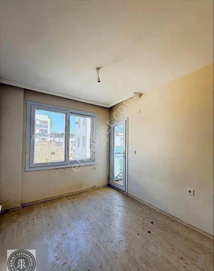 Remint'den Kabasakal Mahallesi Az Katlı Site İçi Havuzlu 2+1 - Görsel 11