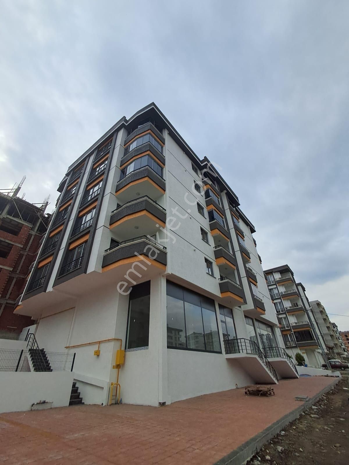 Samsun Atakum Körfez 2+1 Tramvay Durağına 350 Mt Mutfak Ayrı Olan Sıfır Satılık Daire