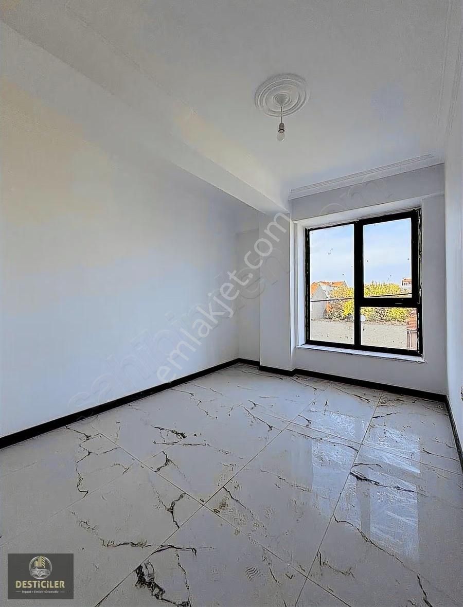 Eı-zafer Mahallesi'nde 3+1 Ara Kat Fırsat Daire - Görsel 2