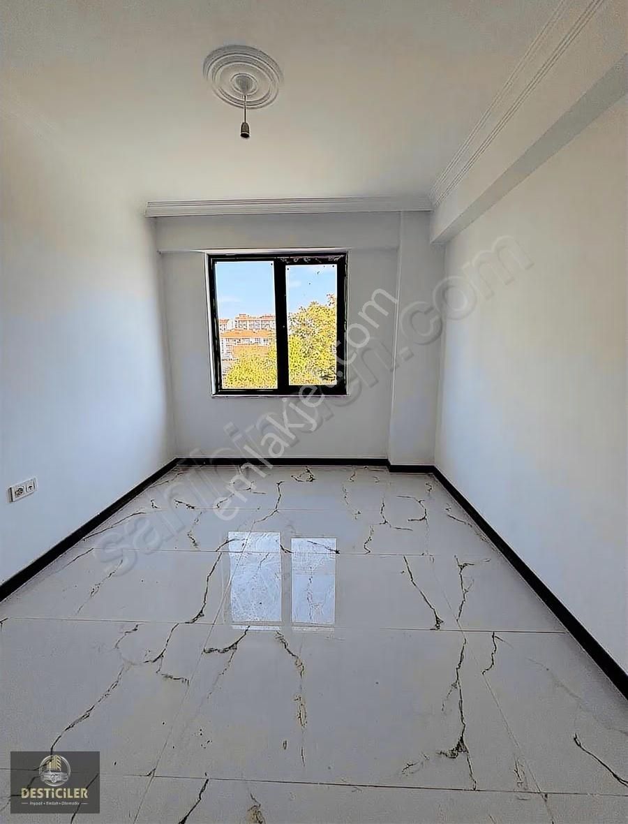 Eı-zafer Mahallesi'nde 3+1 Ara Kat Fırsat Daire - Görsel 4