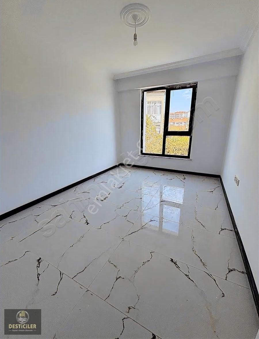 Eı-zafer Mahallesi'nde 3+1 Ara Kat Fırsat Daire - Görsel 3