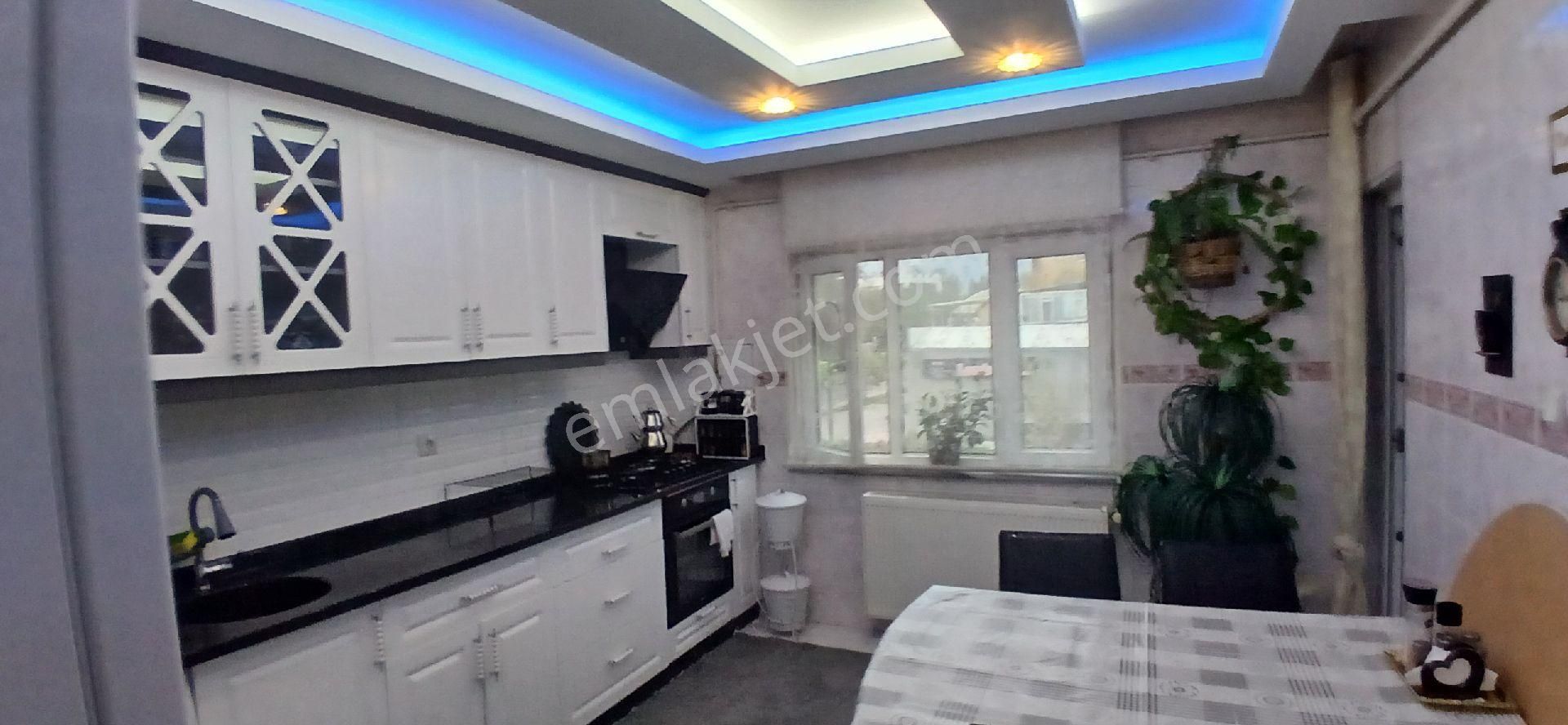 Geniş Ferah Karanlık Capcanlı Odası Olmayan İci Ful Dekorasyon Yapili Dukkan Ustu Daire Masrafsiz - Görsel 3