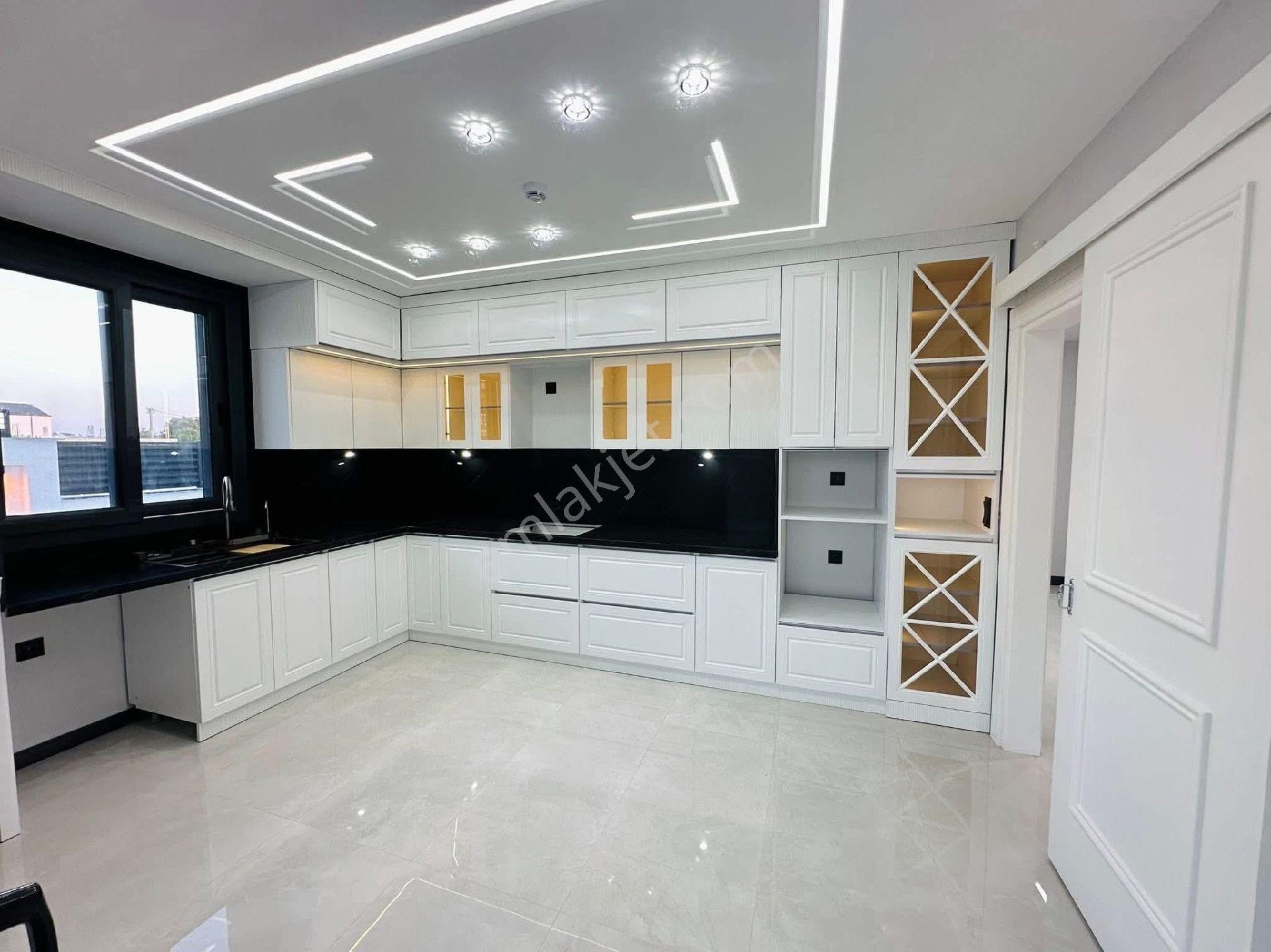 Didim Efeler Mahallesinde Satılık 4+1 Havuzlu Köşe Başı Muhteşem Villa Satıyoruz - Görsel 9