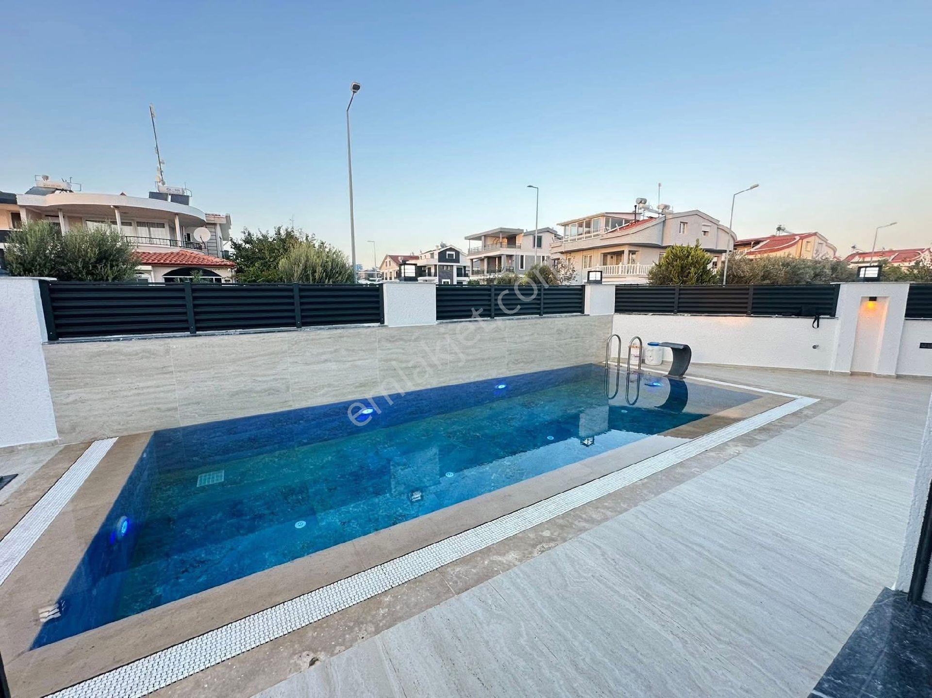 Didim Efeler Mahallesinde Satılık 4+1 Havuzlu Köşe Başı Muhteşem Villa Satıyoruz - Görsel 13