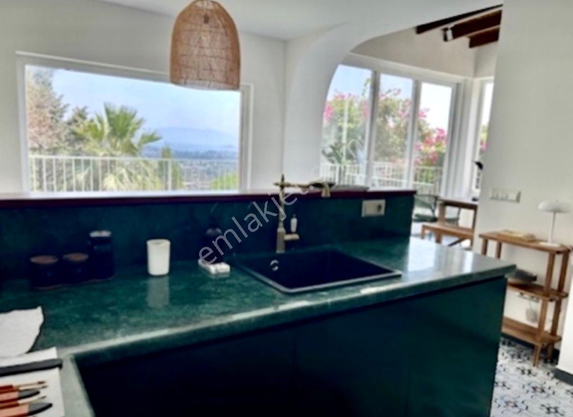 Gümüşlük Yalıkavak Sosyal Tesisli Manzaralı Teraslı Daire